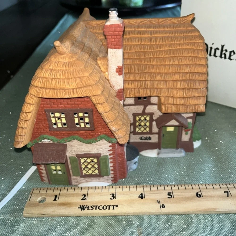 Department 56 Dickens Village Series 